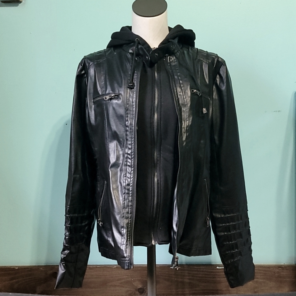 Tagoo | Medium | Black Faux Leather Jacket